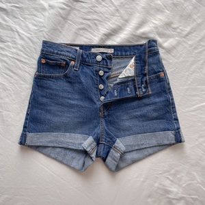 Levi’s | Wedgie Fit Shorts